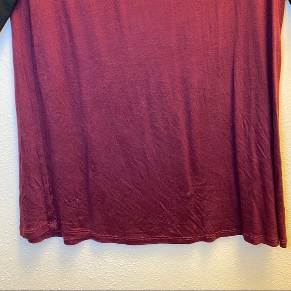 Filly Flair Maroon Black Trim Blouse Size Small - Picture 3 of 8